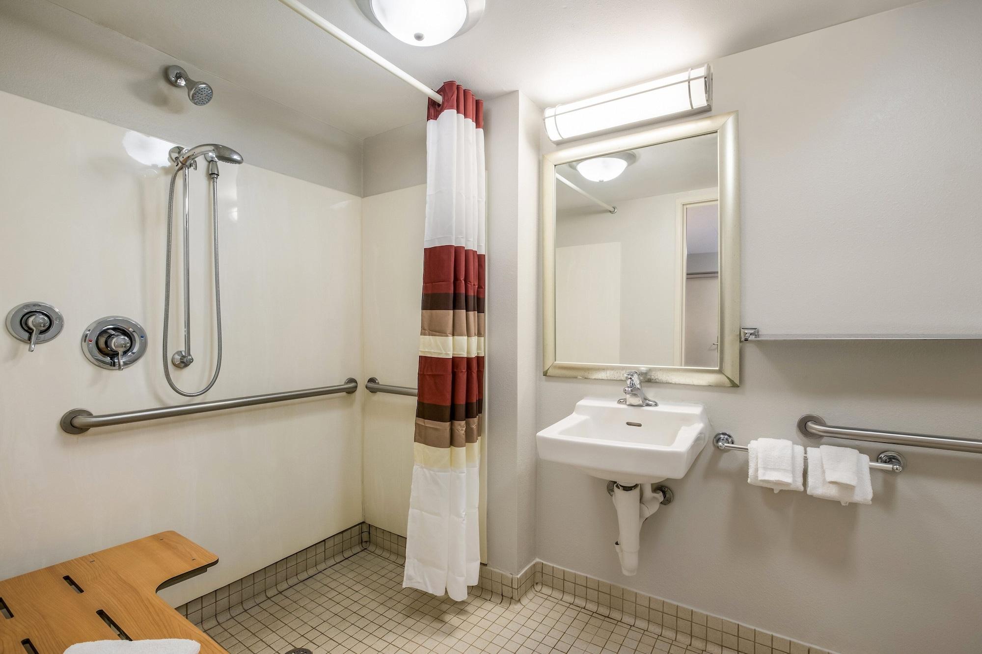 Red Roof Inn Lansing West - Msu Zewnętrze zdjęcie