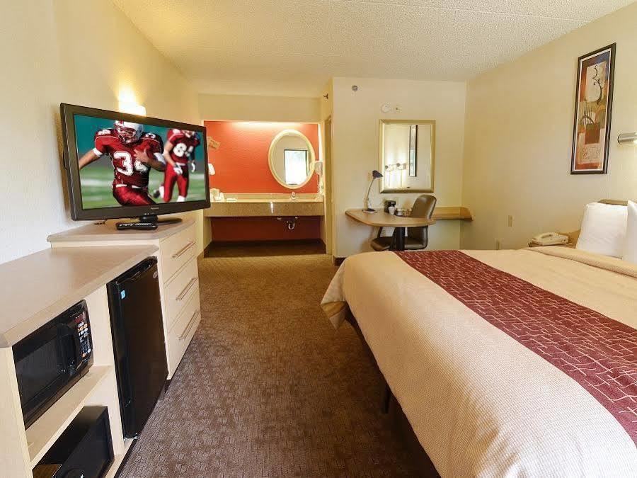 Red Roof Inn Lansing West - Msu Zewnętrze zdjęcie